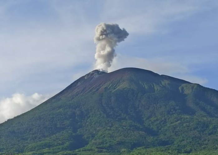 Keberadaan Spiritual Gunung Lewotolo: Sejarah dan Cerita Mistis