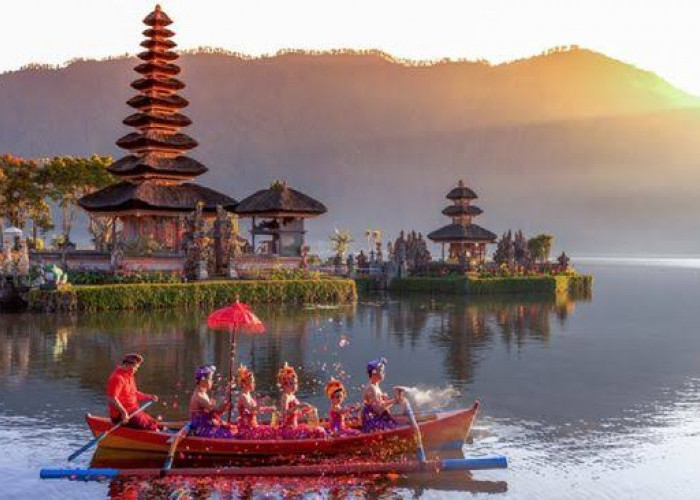 Pesona Bali, Perjalanan Melintasi Jejak Sejarah Wisata yang Megah