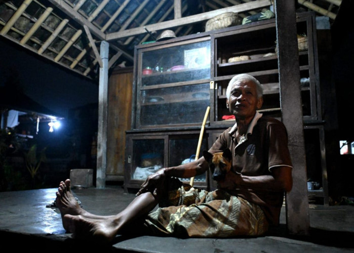 Malam Hari, Presiden Jokowi Blusukan ke Rumah Warga di Bali