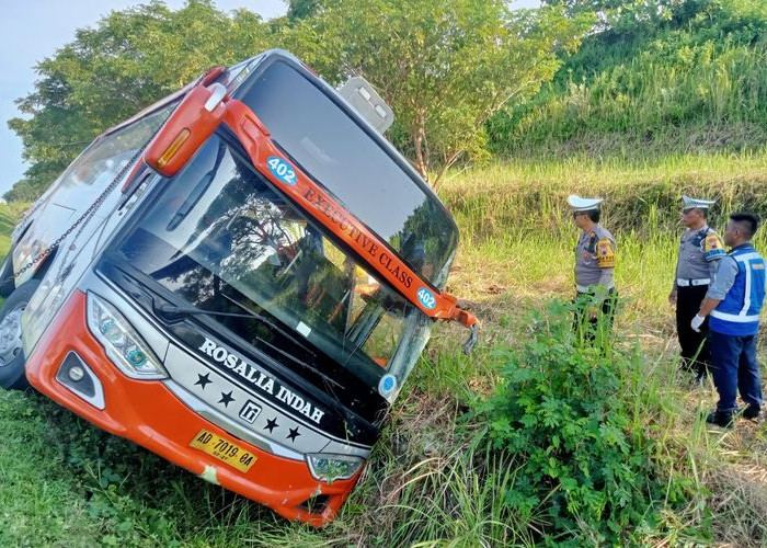 Kecelakaan Bus Rosalia Indah Ddiduga Sopir Ngantuk, Ada Korban Tewas