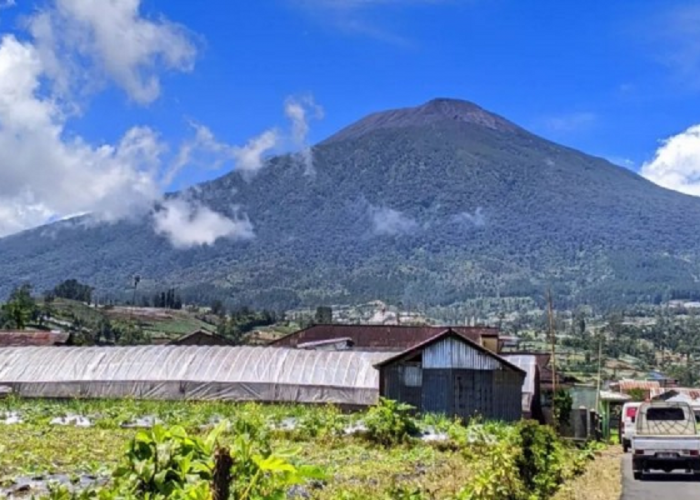 Menggali Kisah Gunung Slamet, Legenda Keselamatan dan Ramalan yang Mencengangkan di Jawa Tengah