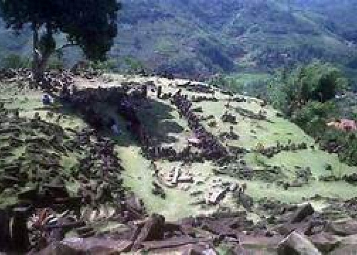 Mampu Gegerkan Dunia dan Arkeolog! Ada Apa Sebenarnya di Situs Gunung Padang? Simak Ulasan Lengkapnya