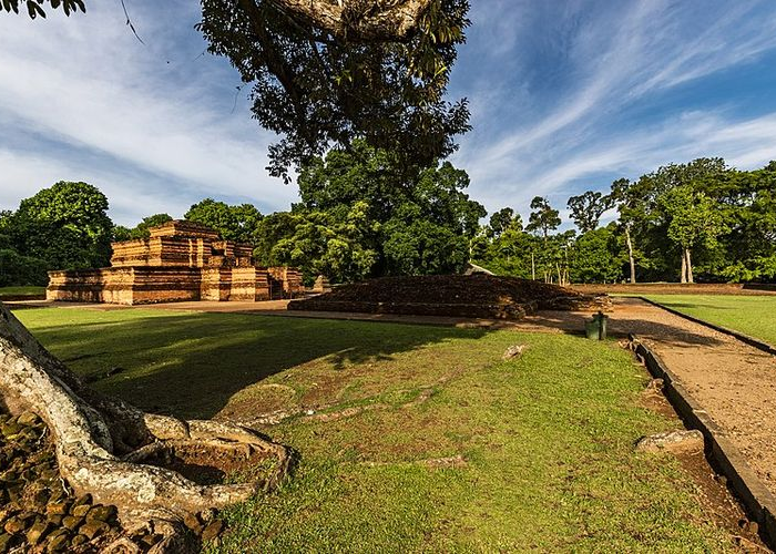 Mengungkap Sejarah Situs Candi Muaro Jambi: Warisan Budaya dari Kerajaan Melayu dan Sriwijaya