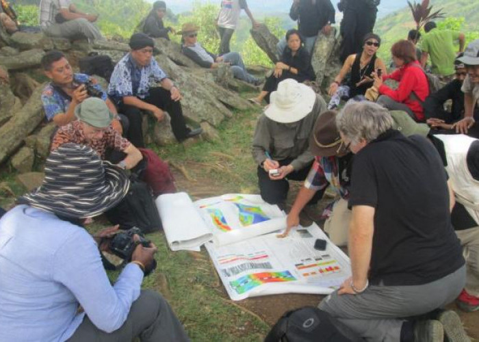 Situs Megalit Gunung Padang, Masih Menjadi Sebuah Misteri Ilmu Pengetahuan!