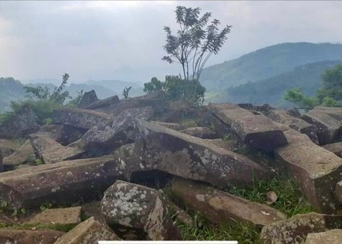 Heboh di Dunia Arkeologi! Gunung Padang, 'Saudara Kembar' Situs Megalitikum di Irlandia Benarkah?
