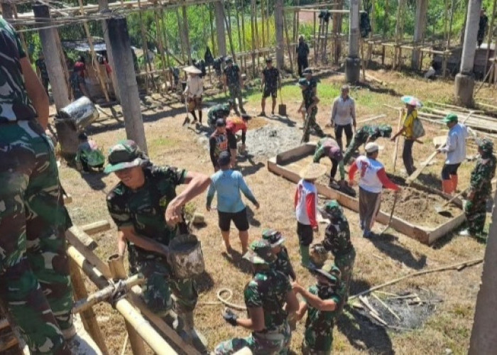 BRAVOO Prajurit TNI, Satgas Pamtas Yonarhanud 12/SBP Gotong Royong Membangun Gereja di Perbatasan