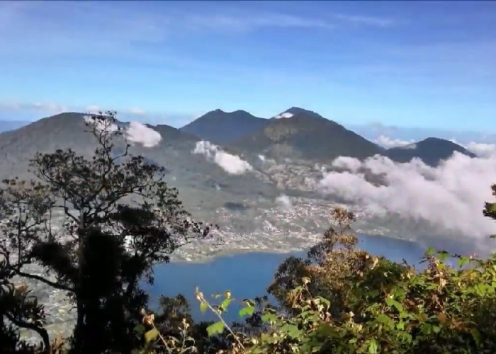 Menggali Sejarah dan Misteri Gunung Catur: Puncak Penuh Rahasia