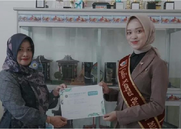 Beri Apresiasi Mahasiswa Berprestasi, Dorong Generasi Muda Terus Berkarya