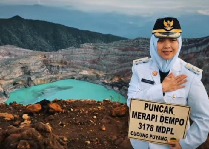 Wawako Mendaki Gunung Dempo untuk Menyemarakan HUT Kota Pagar Alam ke-24