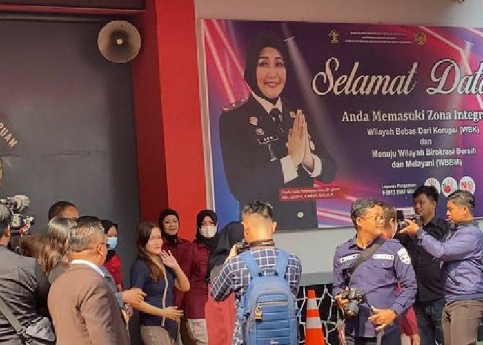 Bebas Bersyarat, Jessica Wongso Keluar Lapas Pondok Bambu Dengan Wajah Senyum