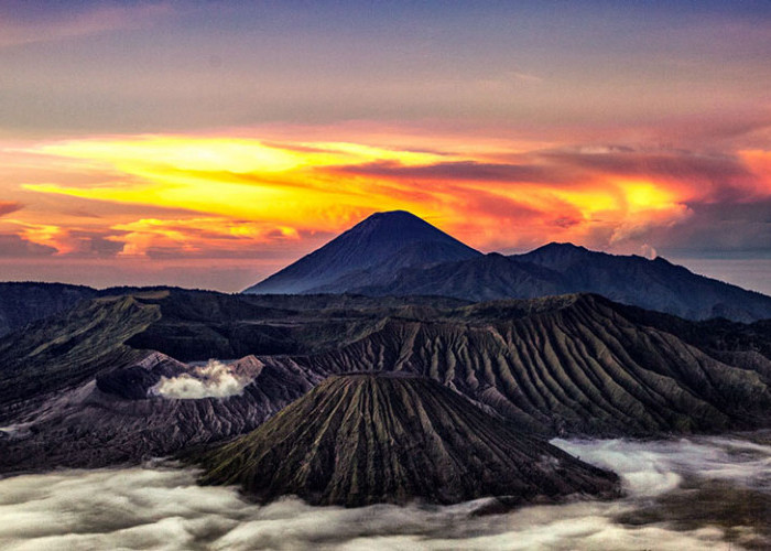 Inilah 6 Gunung di Sumatera Dengan Pesona Keindahan Yang Eksotis