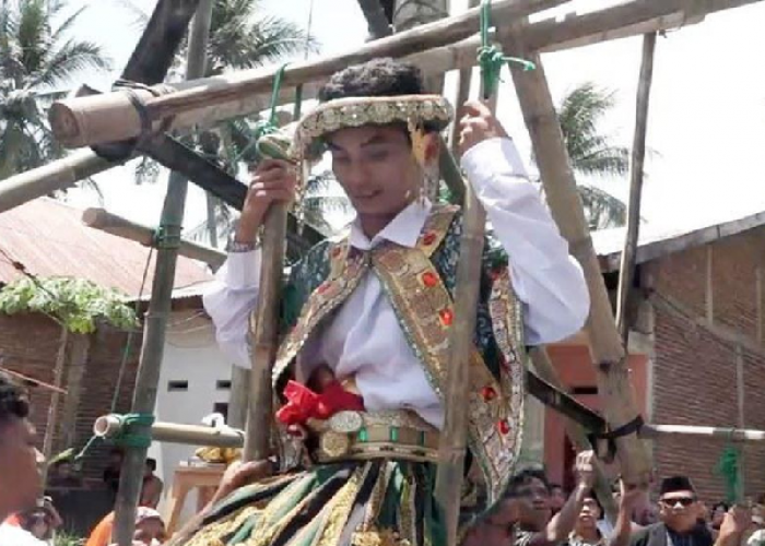 Siapa Sangka, Ritual Sayyang Pattudu Suku Mandar Ternyata Begitu Penuh Makna!