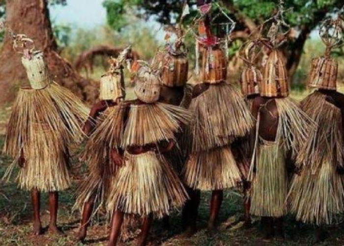 Warisan Nenek Moyang Tradisi Unik dan Aneh Ini Dianut 5 Suku Indonesia Ini