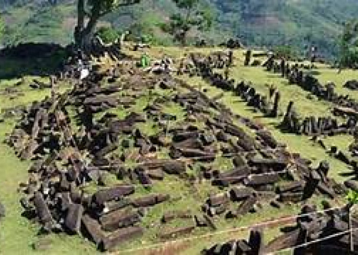 Ternyata Situs Megalit Besar Ini Yang Menarik Arkeolog Dunia Datang ke Gunung Padang