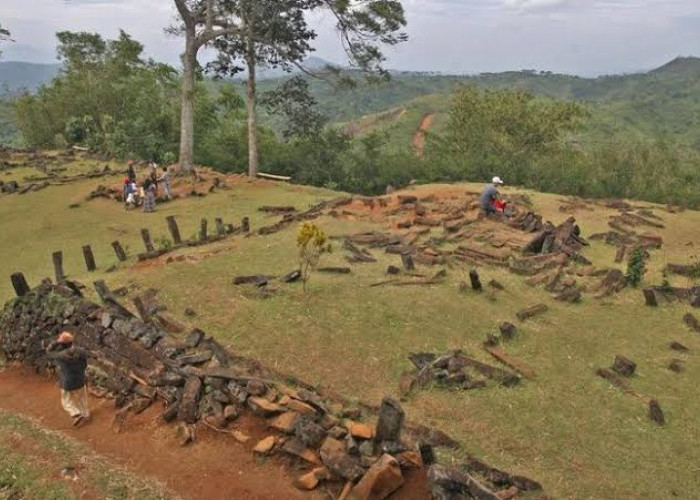 Terungkap! Temuan Koin Kuno dari Abad ke-52 SM Situs di Gunung Padang mengungkap misteri jaman dahulu 