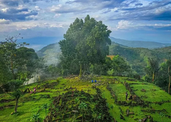 Tak Hanya Jadi Tempat Wisata, Gunung Padang Adalah Salah Satu Keajaiban Dunia