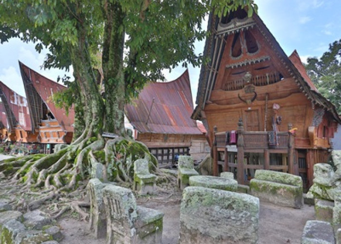 Inilah 4 Daya Tarik Destinasi Sejarah Batu Kursi Raja Siallagan di Pulau Samosir, Sumatera Utara, Indonesia