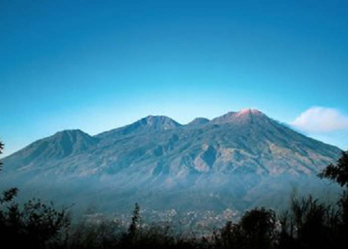Wisata Alam yang Menyeramkan! Gunung Arjuno Memiliki Segudang Cerita Mistis, Salah Satunya Pasar Setan