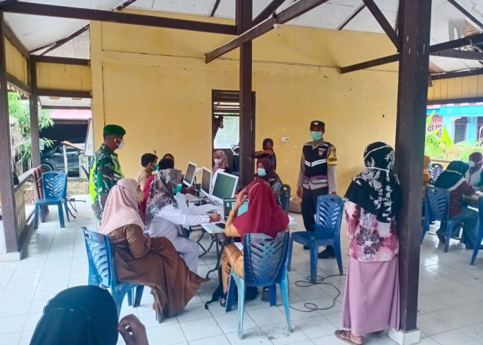 Warga Antusias Untuk Vaksin