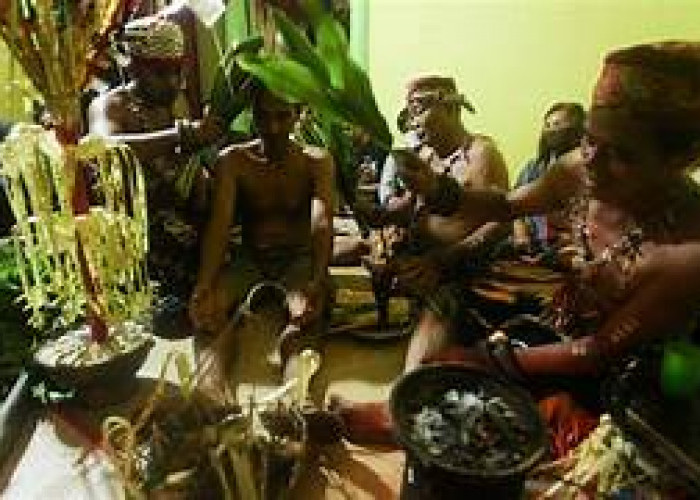 Wajar Dianggap Nyeleneh, Ritual  Suku Indonesia Ini Libatkan Dukun, Ini Selengkapnya!