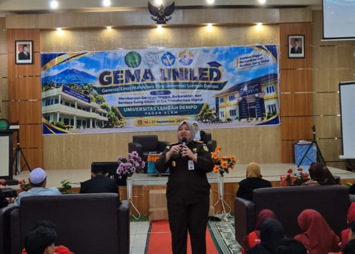 Sambut Mahasiswa Baru, Kajari Pagar Alam menjadi Narasumber acara PKKMB Mahasiswa Baru Uniled 2026