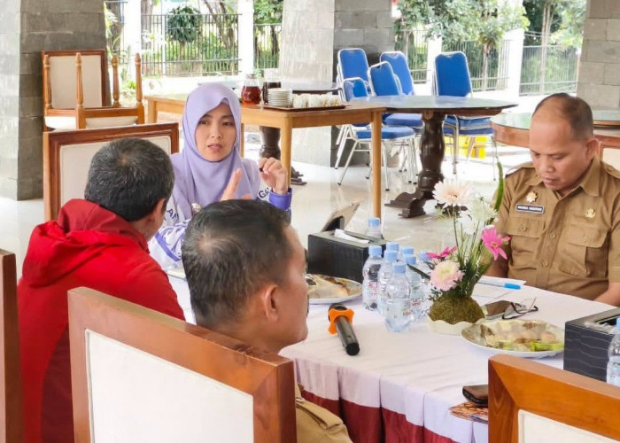 Siap Pecahkan Rekor, Bendera Merah Putih 2.026 M Terbentang di Puncak Gunung Dempo