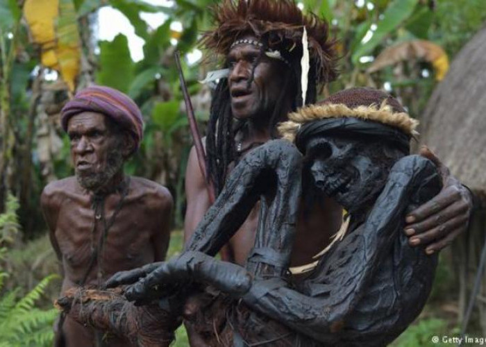 Tradisi Membuat Mumi! Inilah Keunikan Suku Dani Di Daerah Papua Indonesia