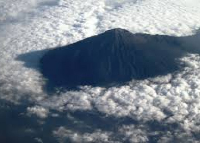 5 Fakta Menarik Gunung Slamet yang Harus Kamu Tau! Salah Satunya Ada Mitos yang Bikin Merinding