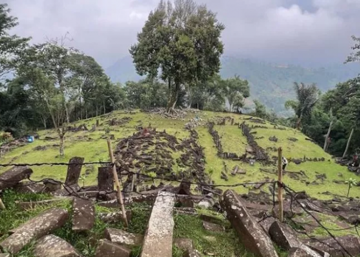 Kamu Harus Tau! Inilah Sejarah Penemuan Situs Gunung Padang dan 4 Fakta Menarik yang Ditemukan 