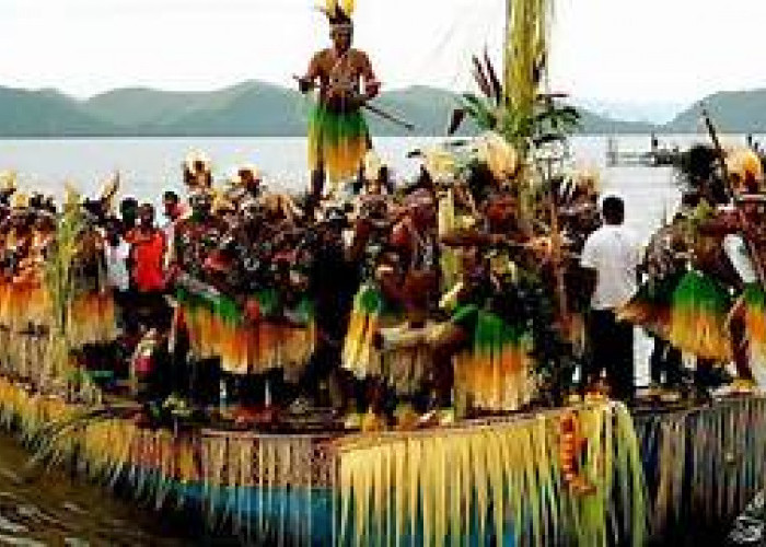 Bikin Ngeri! Ternyata Ini Lho 5 Suku di Papua Ini Paling Ditakuti Orang