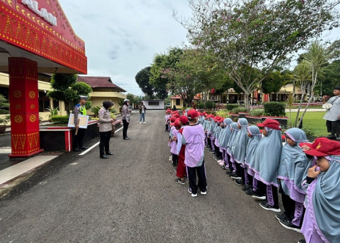 Tanamkan Keselamatan Sejak Dini, TK Bunaya Outing Class ke Polres Pagar Alam