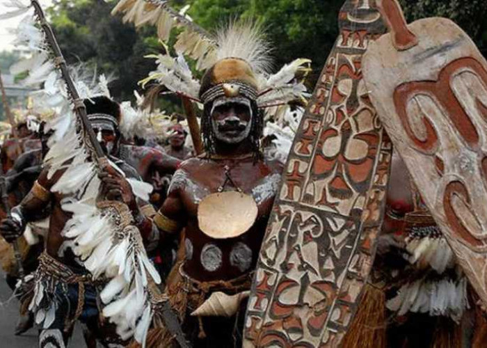 5 Suku Paling Unik di Pulau Papua, Salahsatunya Suku Asmat Miliki Tinggi Badan 172 Cm