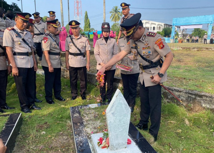 Pimpin Ziarah ke TMP Ksetra Satria Seganti, Kaplres : Perjuangan Pahlawan Jadi Inspirasi Anggota Polri 
