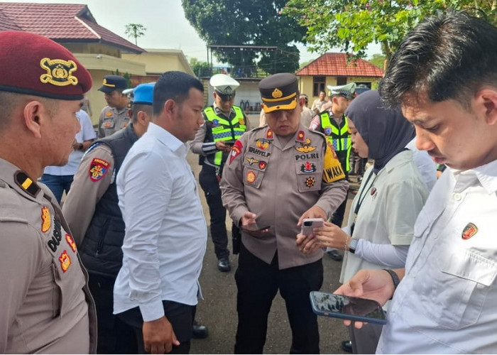 Sidak dan Periksa Handphone Personel, Kompol Wahyu : Jauhi Judol dan Respon Cepat Layani Masyarakat