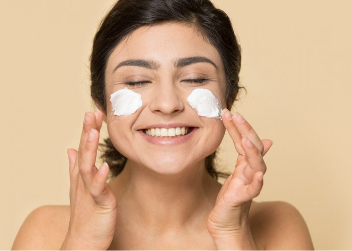 Ladies! ini Nih 6 Urutan Skincare Malam yang Tepat Wajib Banget Kamu Terapin 