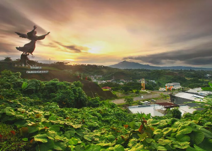 Patung Yesus Memberkati di Manado: Simbol Kasih dan Keagungan di Sulawesi Utara