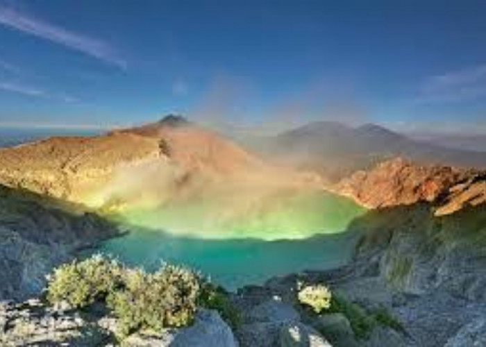 Wow, Black Lava Ijen Menyimpan Misteri Apa? Yuk, Cari Tahu!