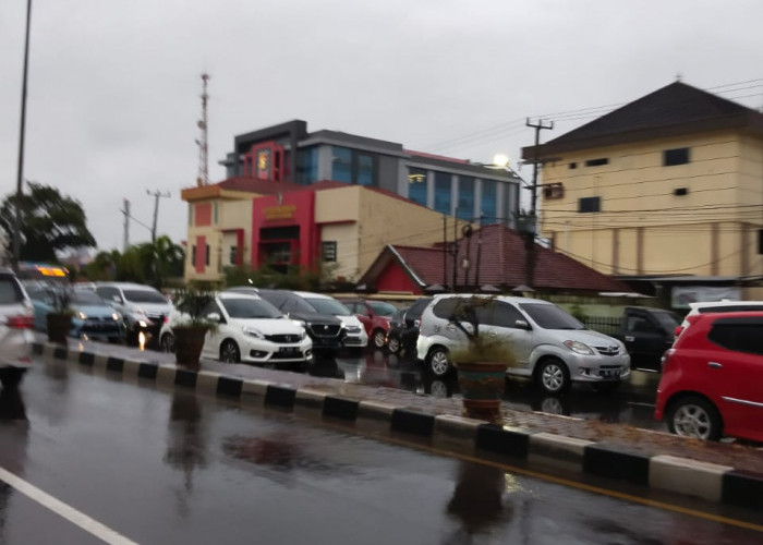 Palembang Hujan, Jalanan Macet
