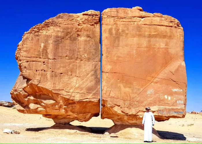 Masih Misteri, Al Naslaa: Terbelahnya Formasi Batu di Arab Saudi, Tersusun 4.000 Tahun Silam