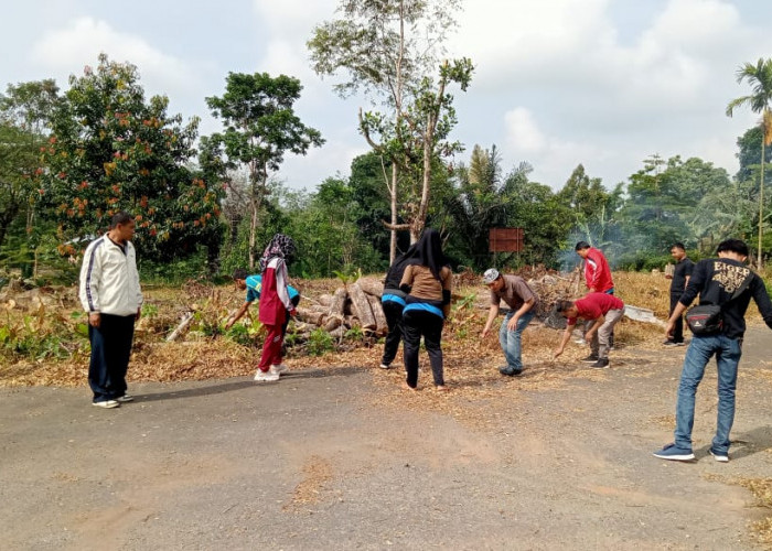 10 Kelurahan Kecamatan PAU Serentak Lakukan Jum’at Bersih 