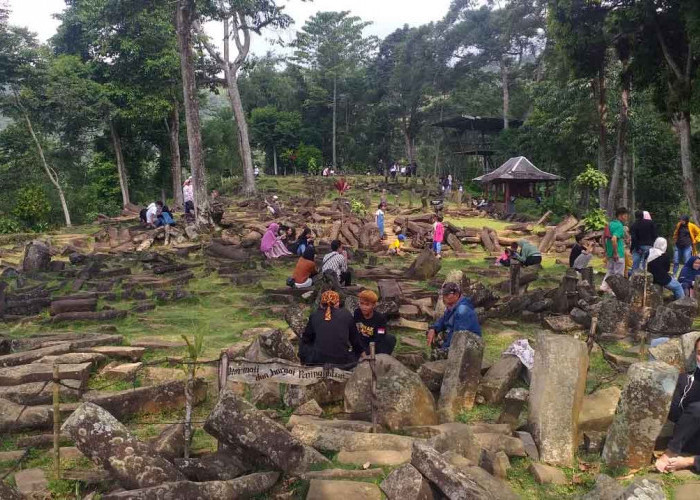 Luar Biasa! Inilah Fakta Menarik Gunung Padang, Sampai Para Arkeolog Dunia Pada Penasaran