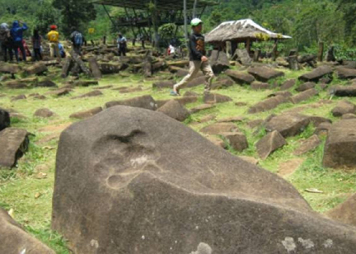 Menelisik Sejarah Batu Macan Gunung Padang? Ini Penjelasanya