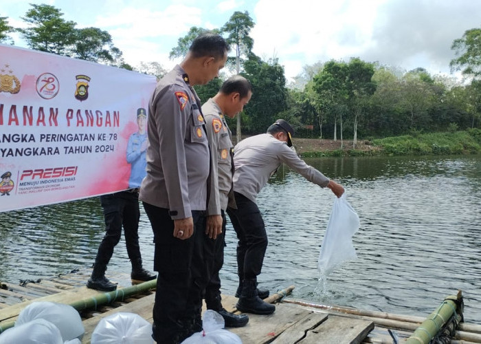 Peringati HUT Bhayangkara ke-78, Polres Pagaralam Tabur 5 Ribu Benih Ikan, Dukung Ketahanan Pangan Daerah