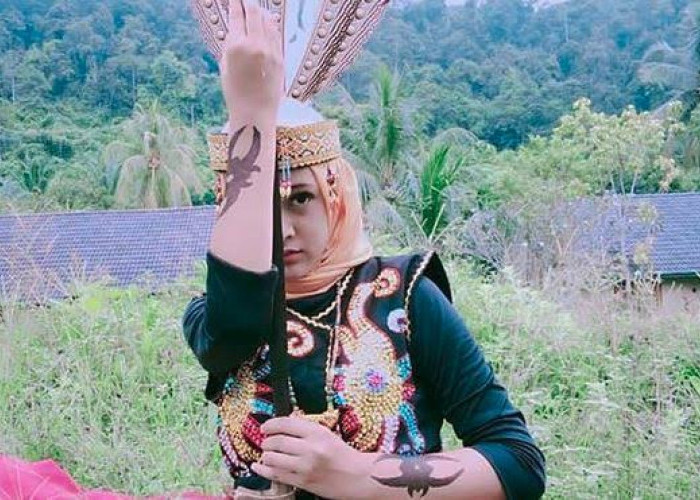 Keunikan Suku Nusantara, 5 Tradisi Di Indonesia Ini Bikin Lelaki Untung Banget!