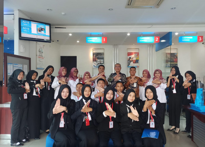 Bank Mini SMK Negeri 2 Pagar Alam Melakukan Kunjungan ke Bank SumselBabel 