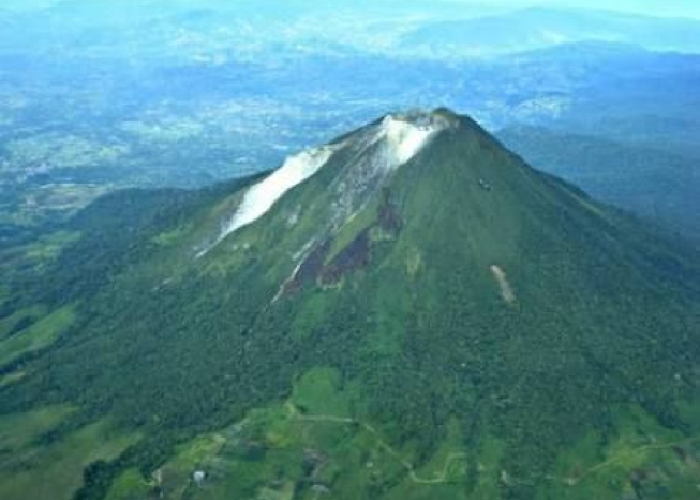 Mengungkap Sejarah dan Legenda Gunung Mugajah di Aceh