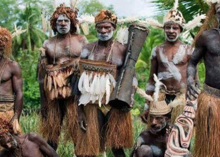 Wah! ini Dia 5 Suku Terunik Papua, Salah Satunya Masih Tinggal di Rumah Pohon Loh