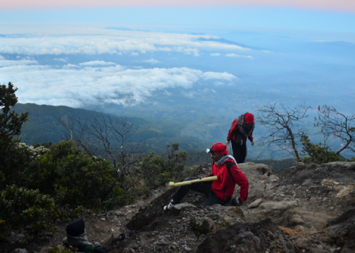 Penuh Misteri! Lima Pantangan Gunung Ceremai yang Wajib Diketahui