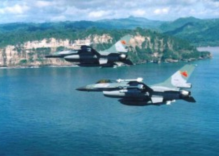 Tepat 34 Tahun Silam,  Perdana F-16 Fighting Falcon Di Tiba Di Indonesia