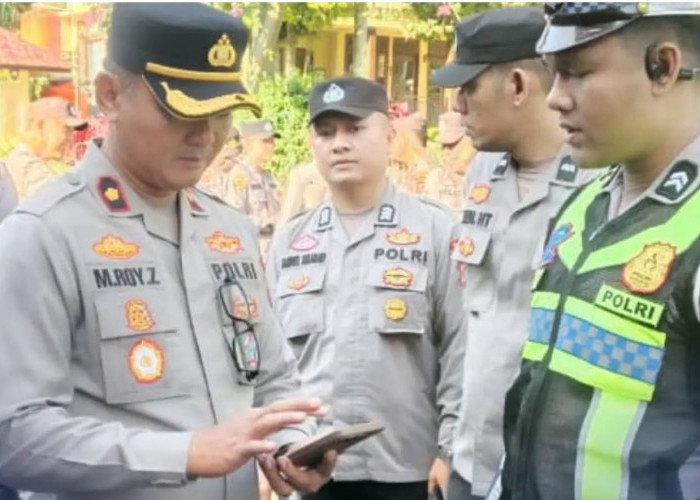 Mendadak Propam Periksa Handphone Personel, Wakapolres Pagar Alam Ingatkan Personel Jauhi Judol dan Pinjol 